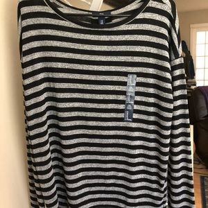 Gap woman’s long sleeve med top